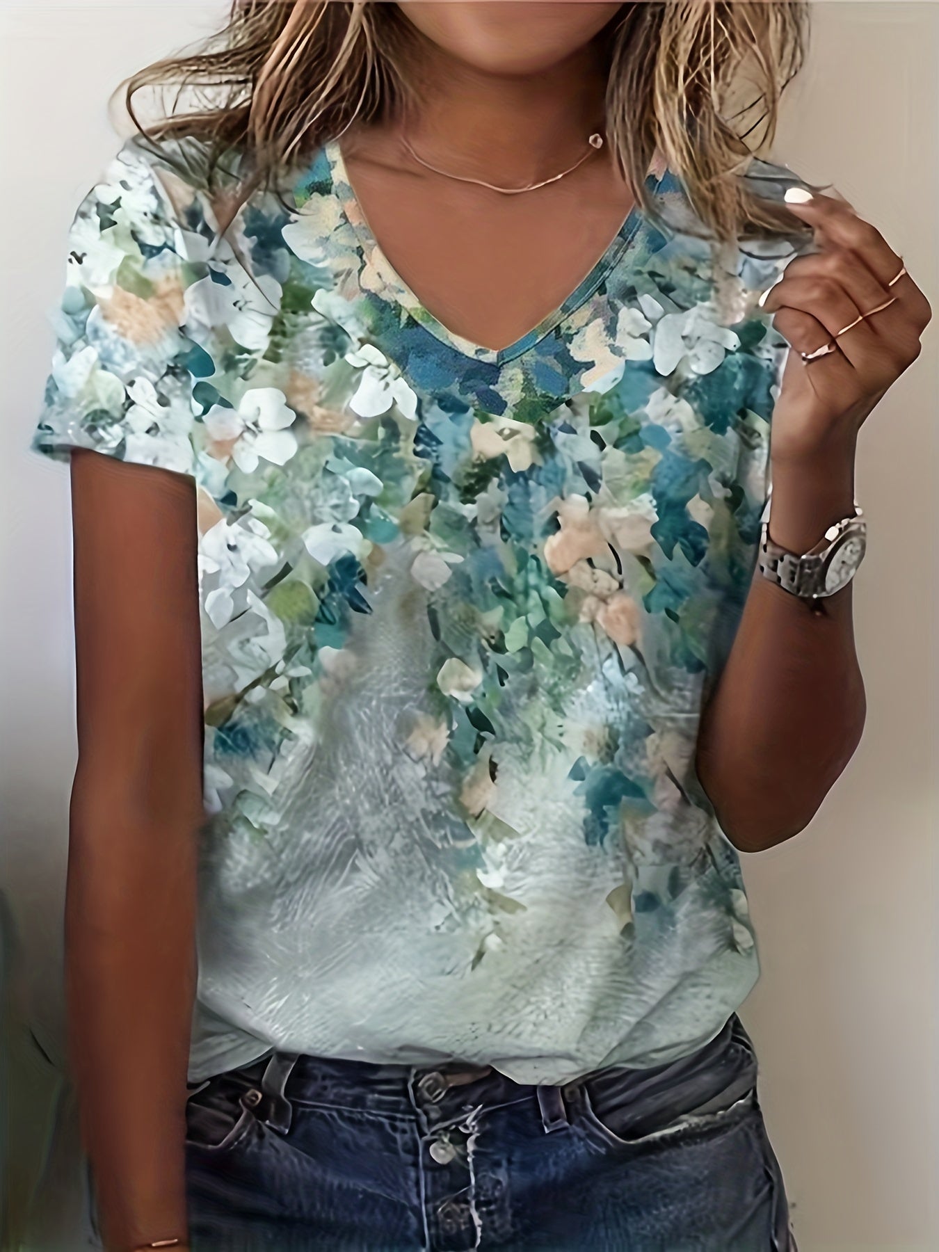 Imogen™ | Chic Floral V-Neck Tee