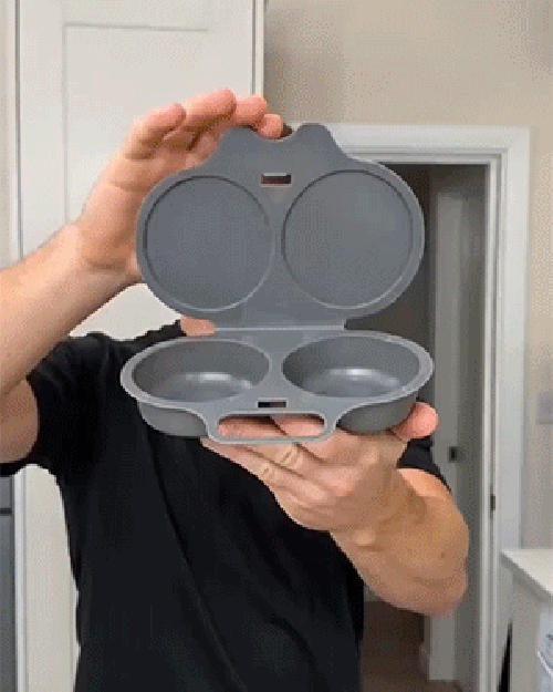 microwave egg poacher in action